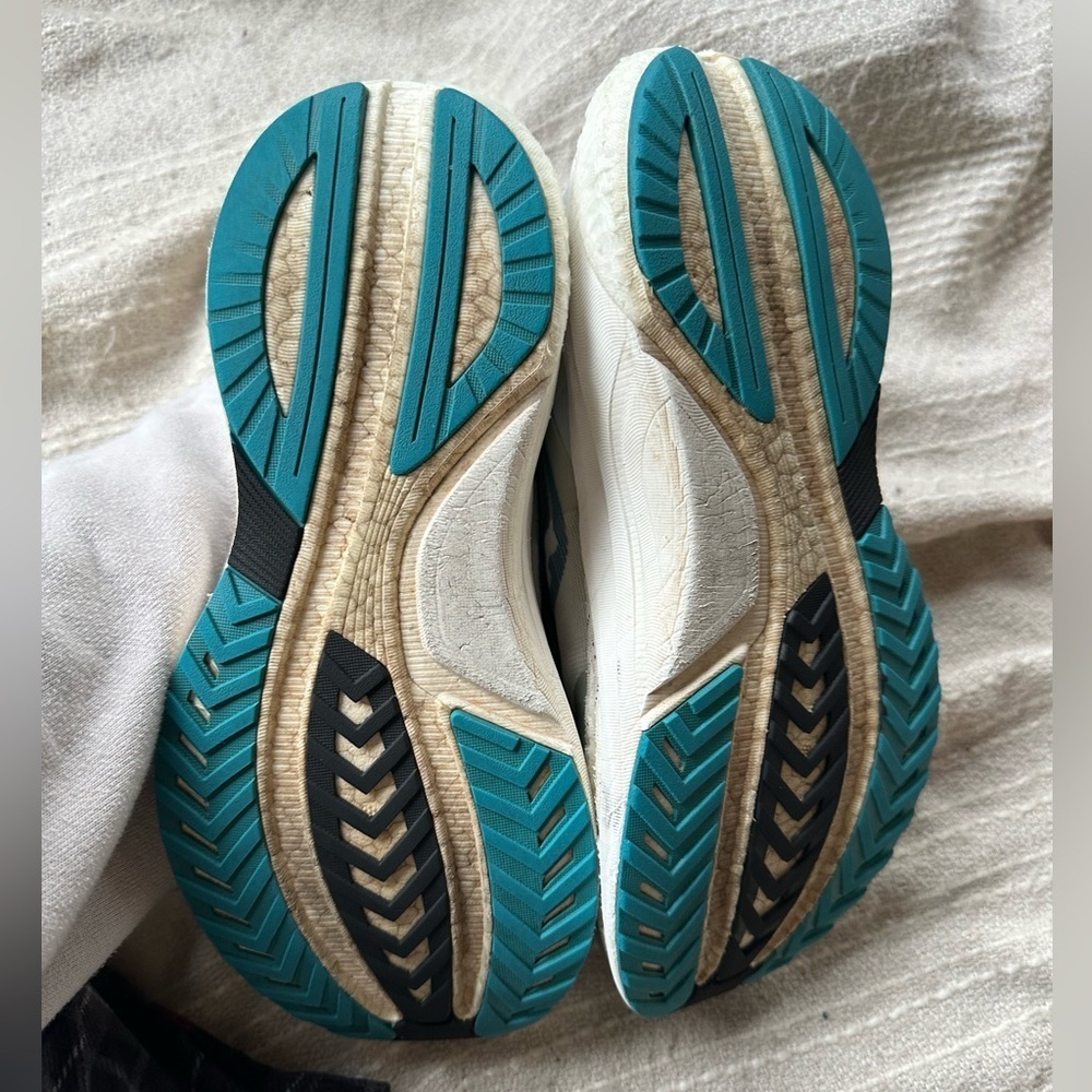 Saucony Women's Teal and Gray Athletic Shoes - Picture 5 of 8